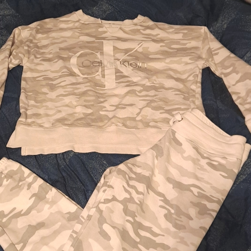 Womens Calvin Klein 2 piece Sweat outfit